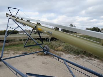 Main image Harvest International T852