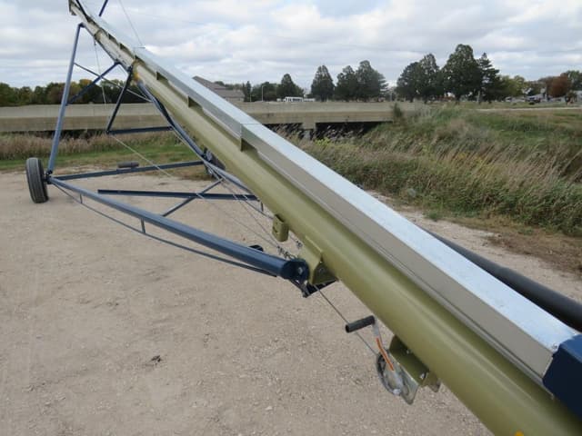 Image of Harvest International T852 equipment image 2