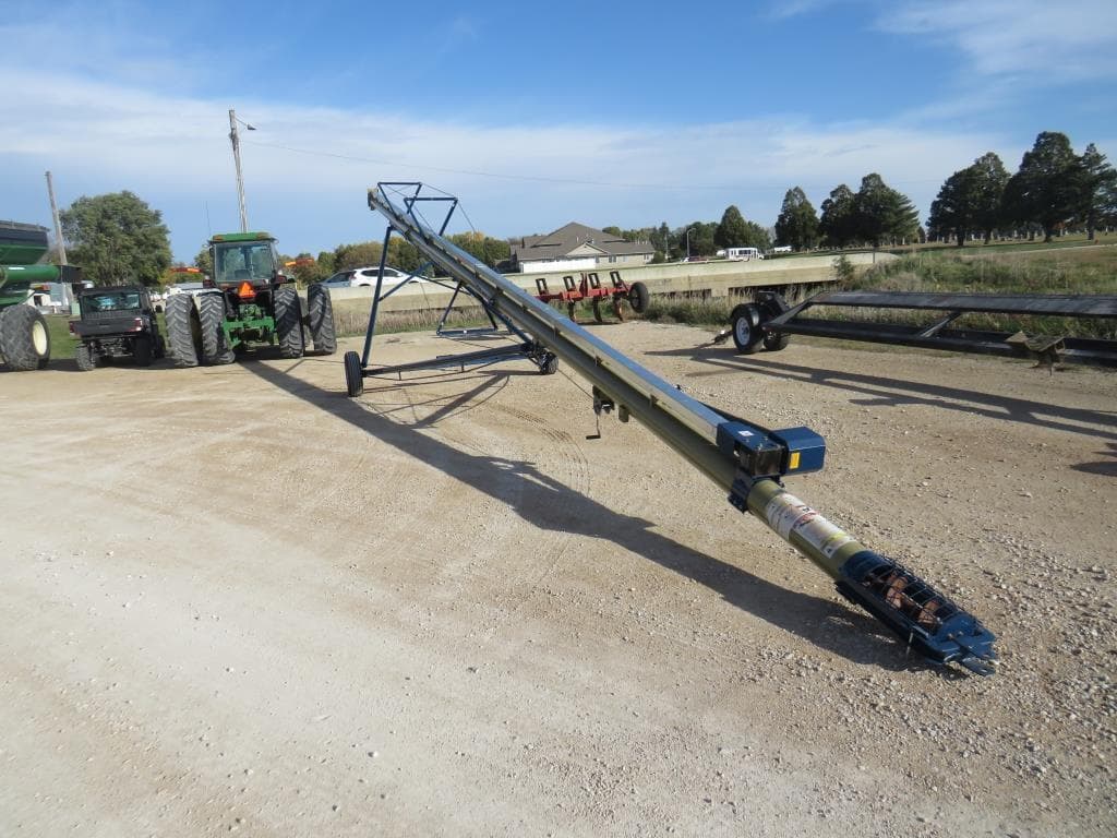 Image of Harvest International T862 Primary image