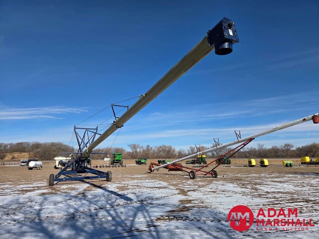 Image of Harvest International H1394XT equipment image 3