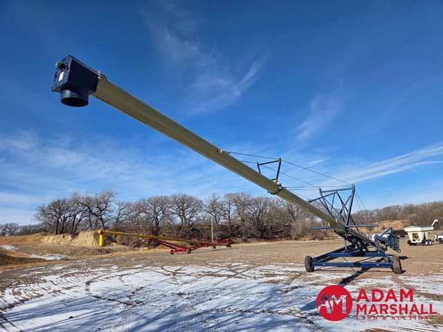 Image of Harvest International H1394XT equipment image 4