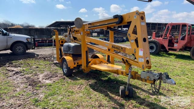 Image of Haulotte 4527A equipment image 3