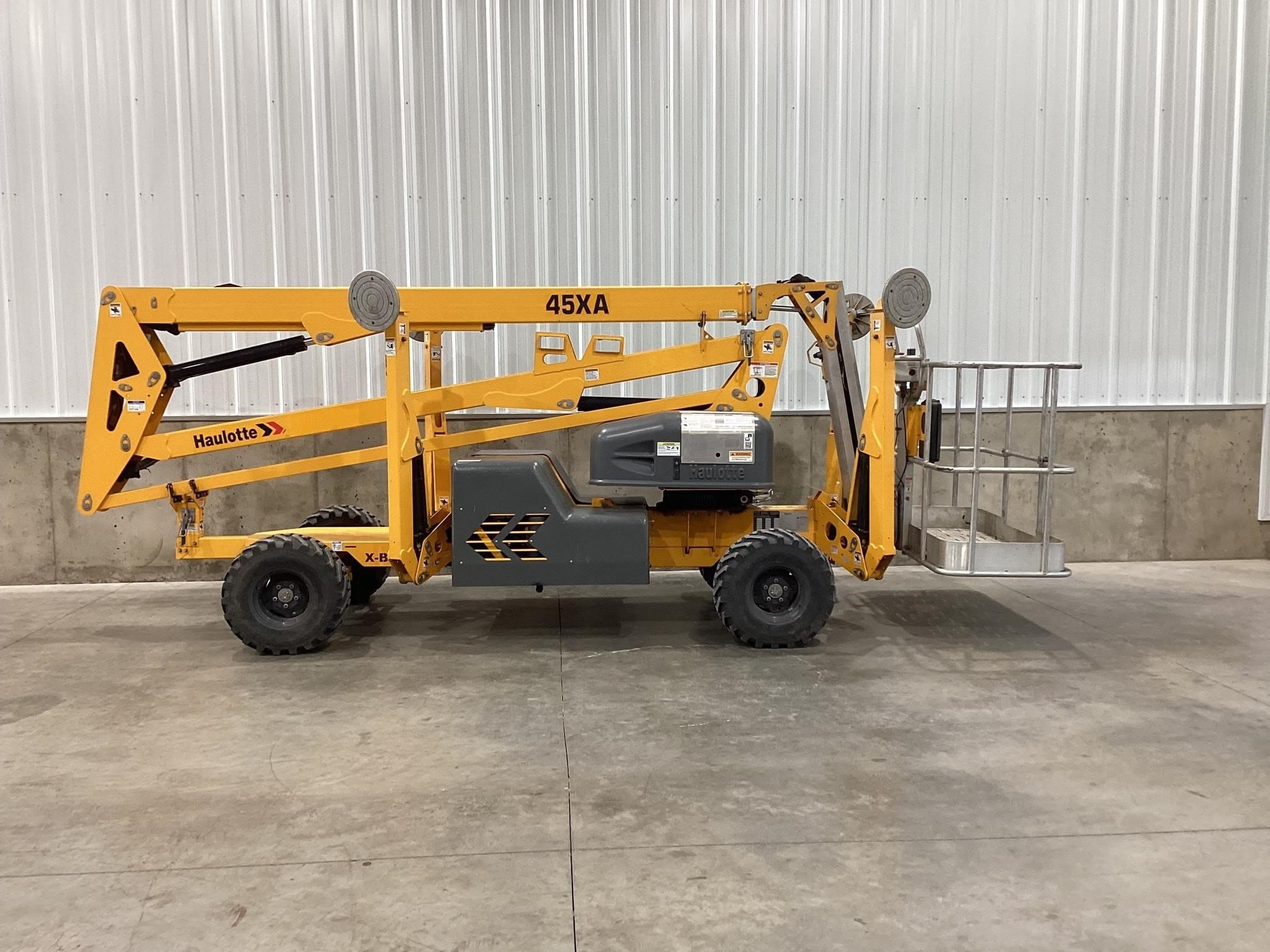 2020 Haulotte 45XA Equipment Image0