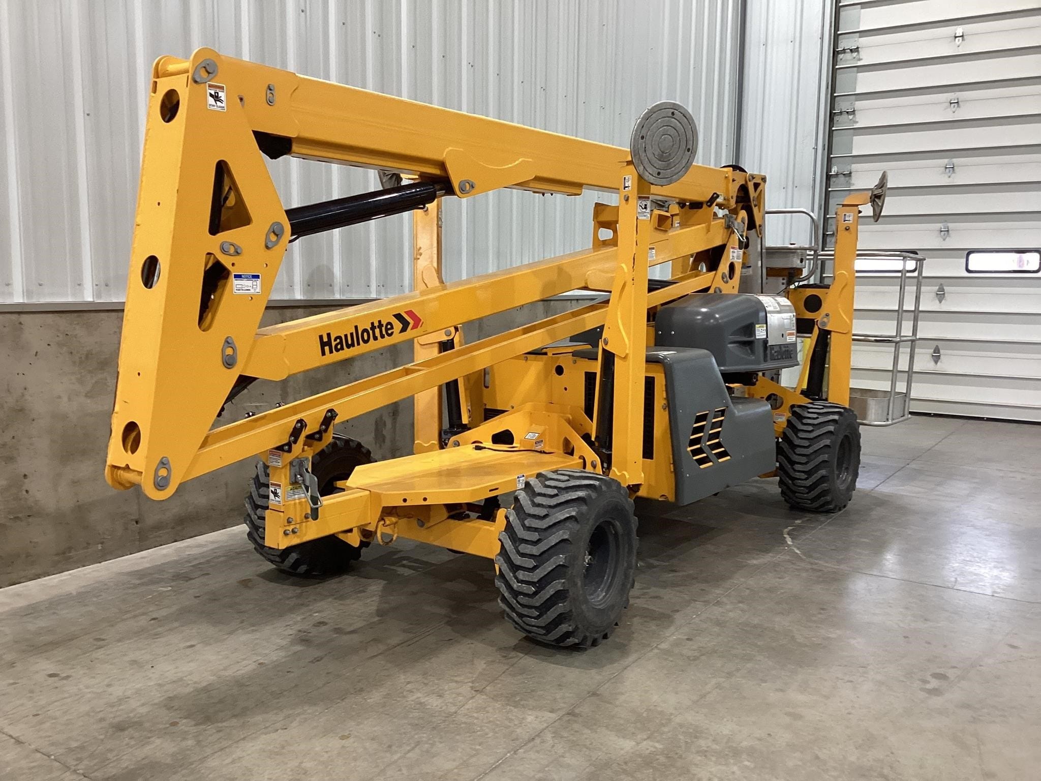 2020 Haulotte 45XA Equipment Image0