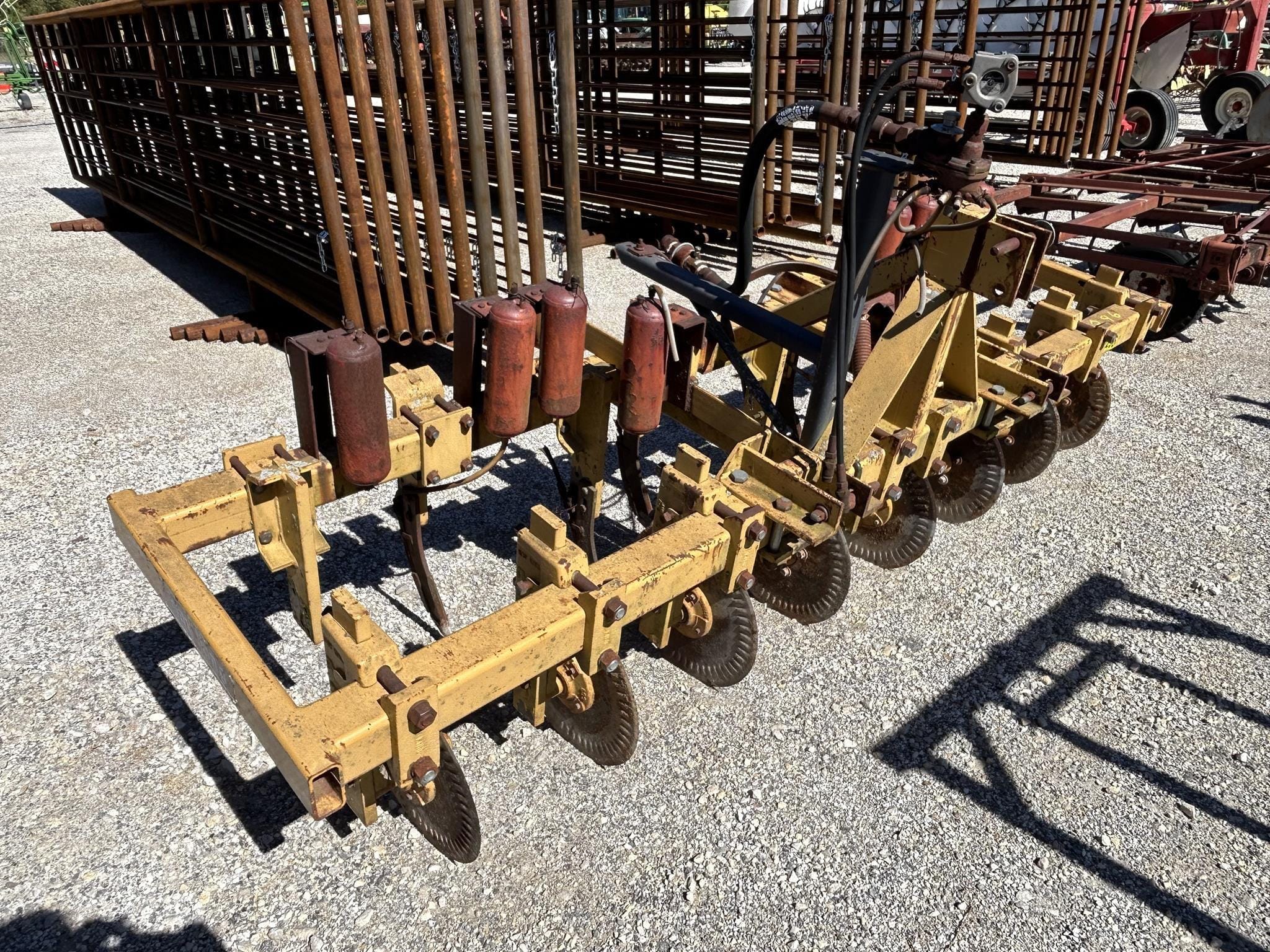 Hay King C8 Equipment Image0