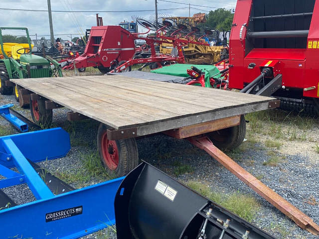 Image of unknown Hay Wagon equipment image 2