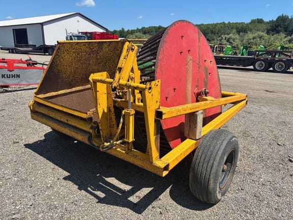 Haybuster 106 Equipment Image0