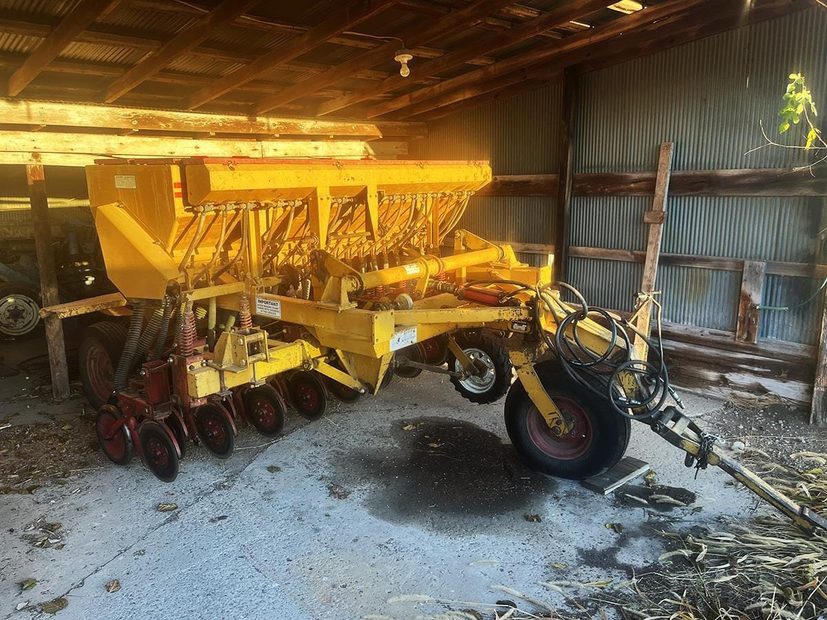 Haybuster 107 Equipment Image0