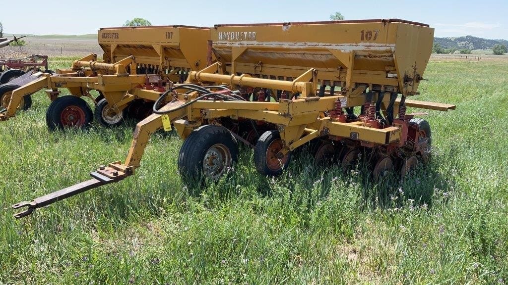Haybuster 107 Equipment Image0