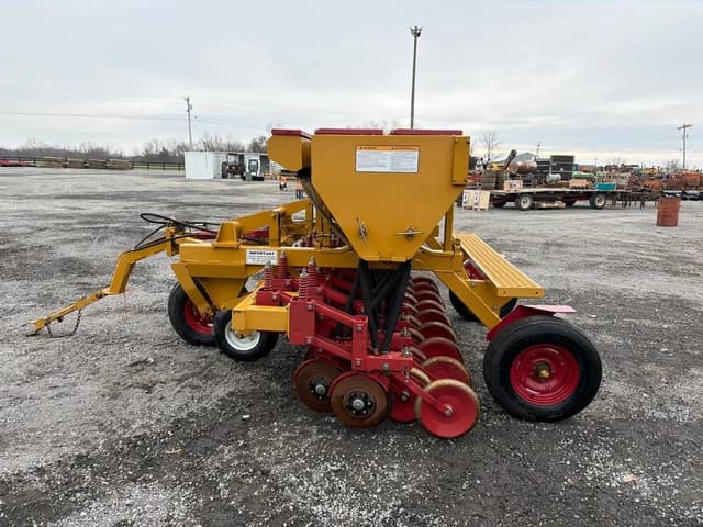 Image of Haybuster 107C equipment image 3