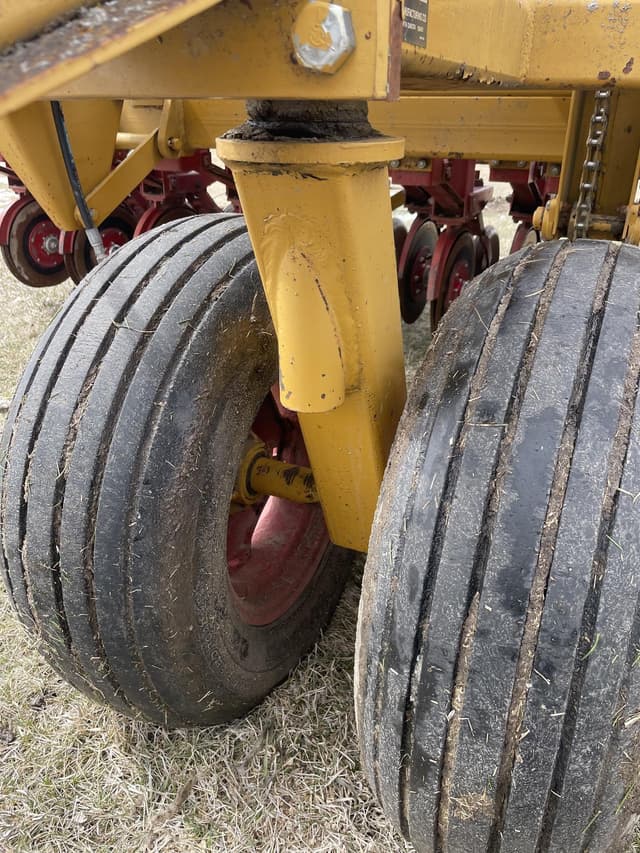 Image of Haybuster 147 equipment image 1