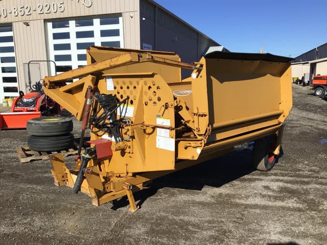 Image of Haybuster 2100 equipment image 2