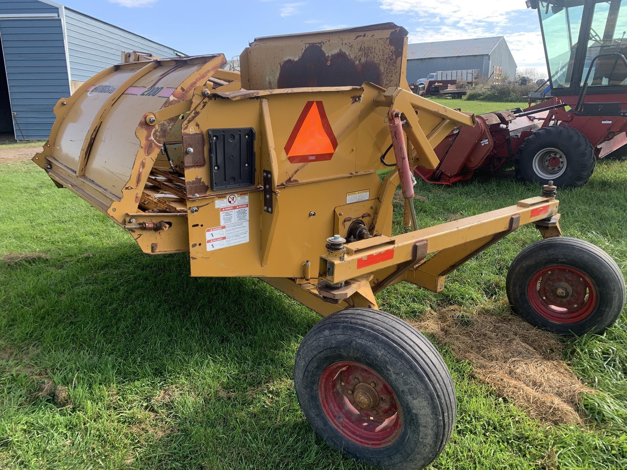Haybuster 2100 Equipment Image0