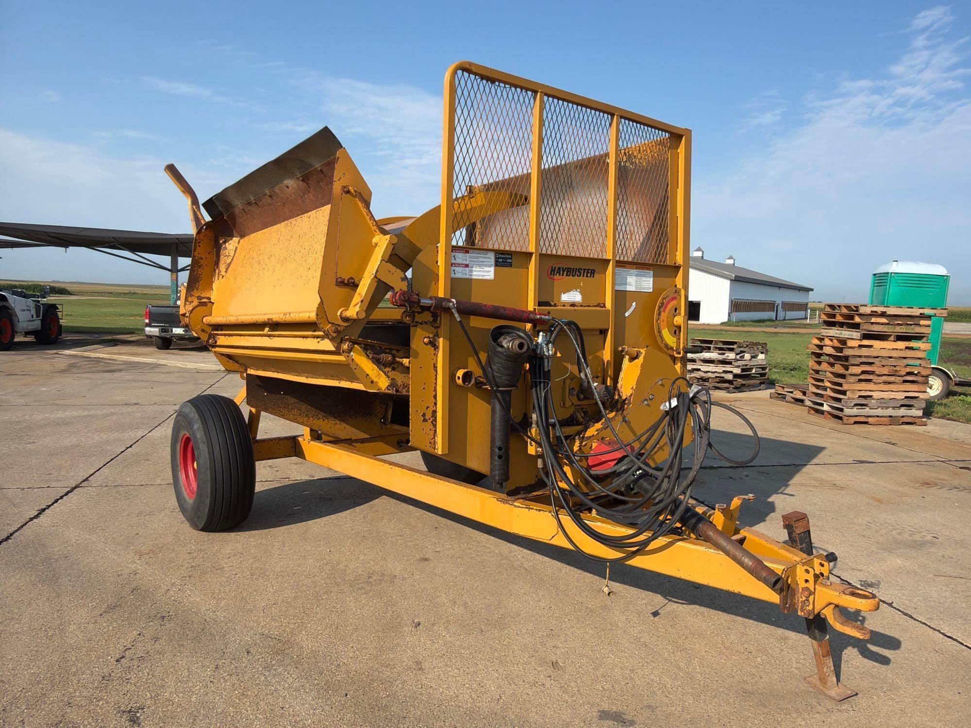 Haybuster 2650 Equipment Image0