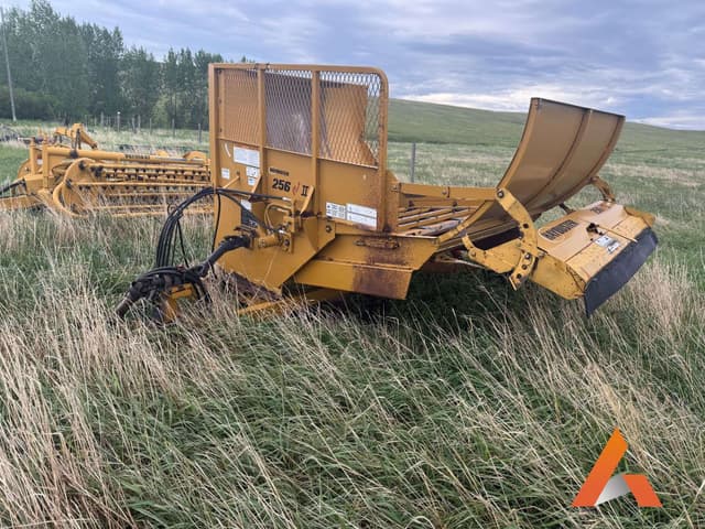 Image of Haybuster 256 Plus II equipment image 2