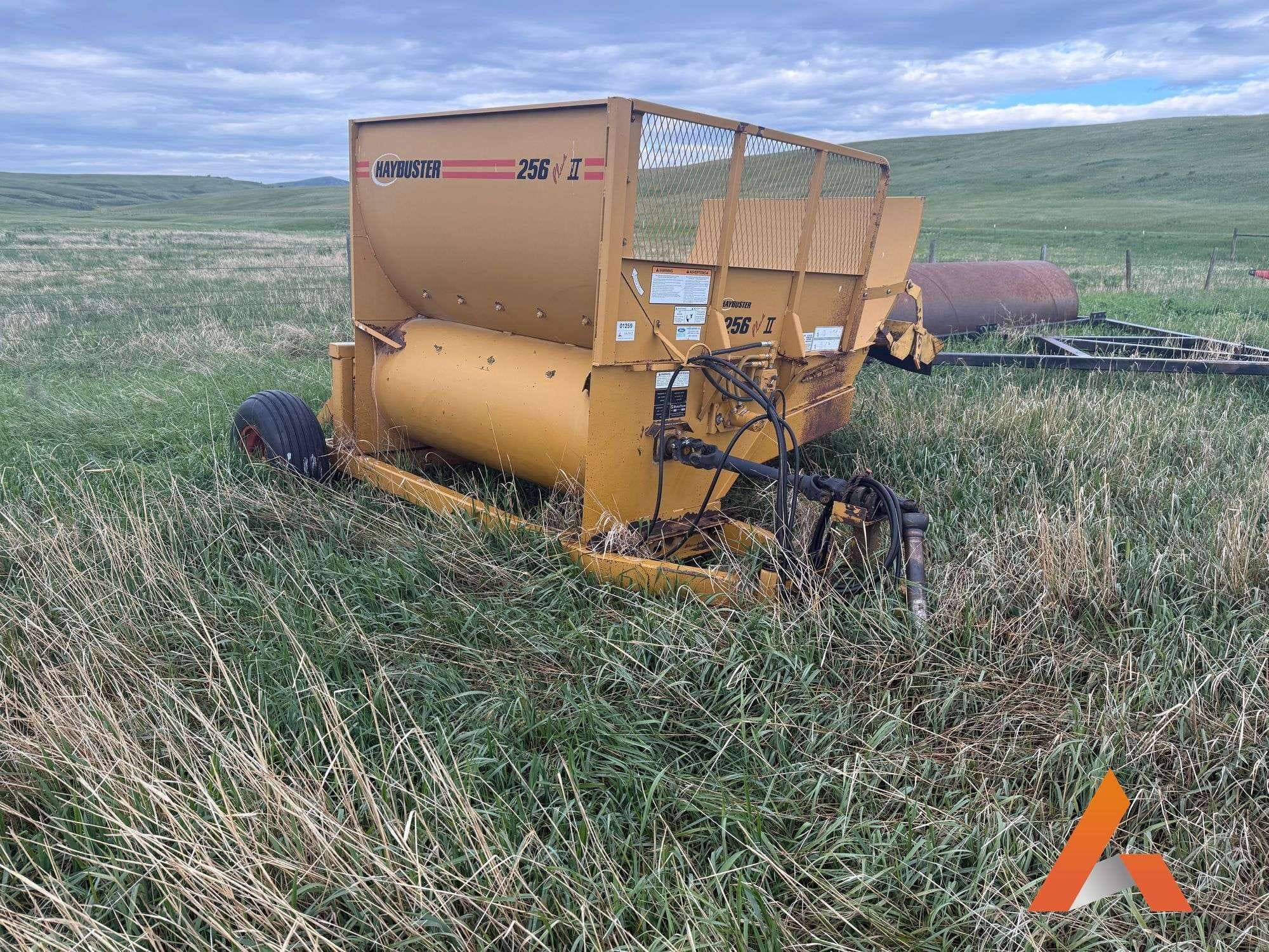 Haybuster 256 Plus II Equipment Image0