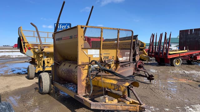 Image of Haybuster 256 Plus II equipment image 2