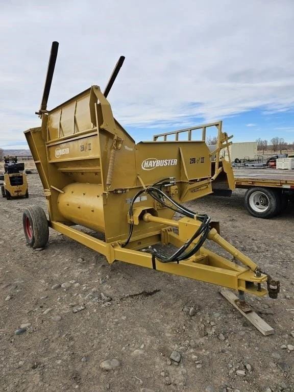 Haybuster 256 Plus II Equipment Image0