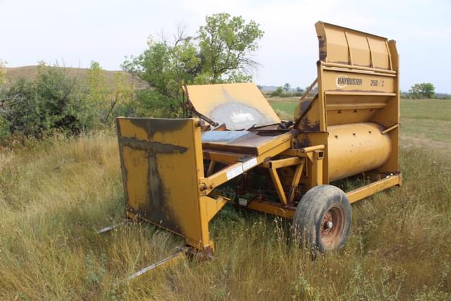 Image of Haybuster 256 Plus II equipment image 3