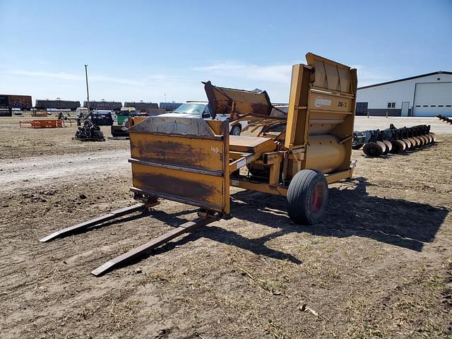 Image of Haybuster 256 Plus II equipment image 4
