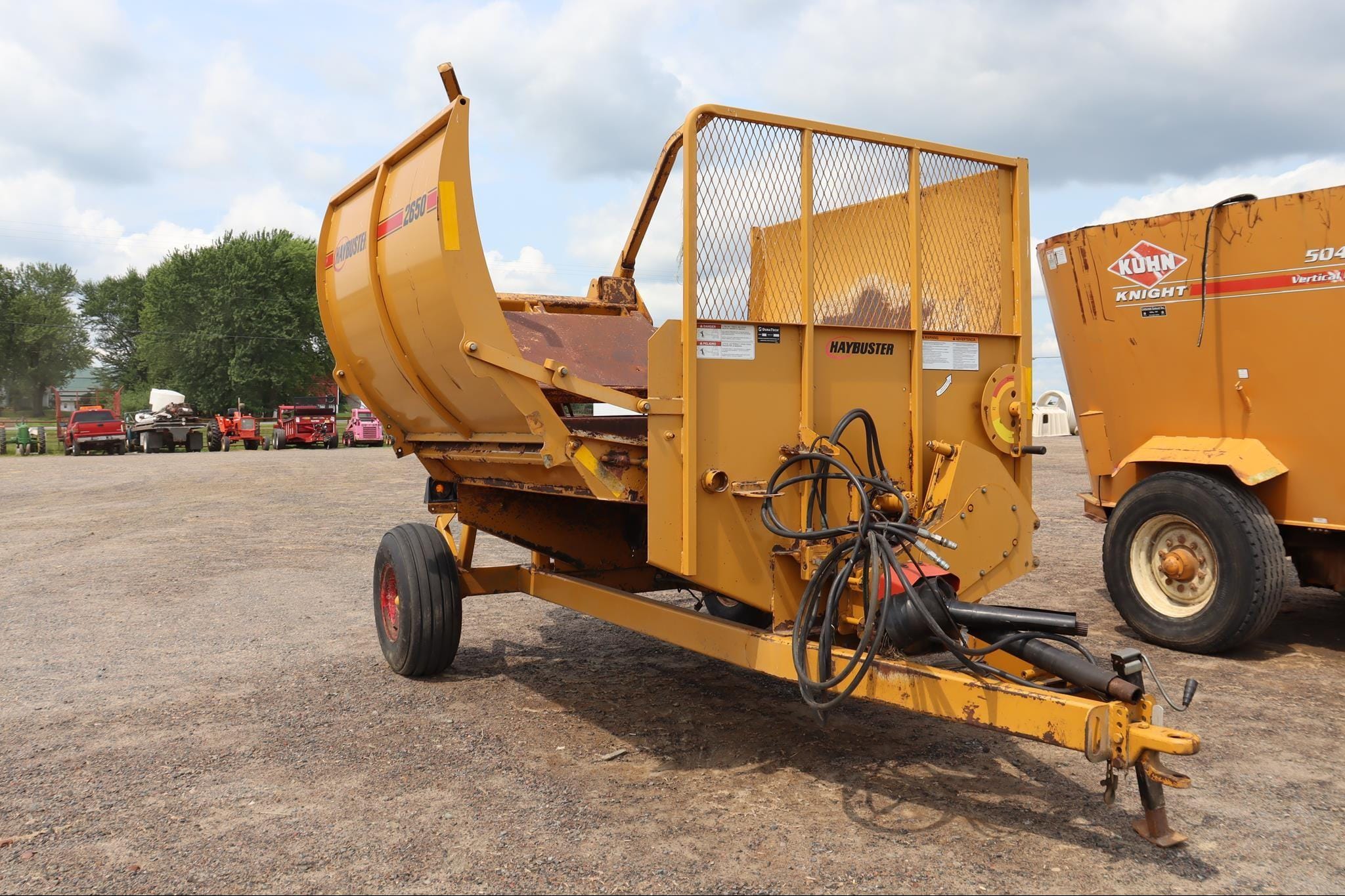 Haybuster 2650 Equipment Image0