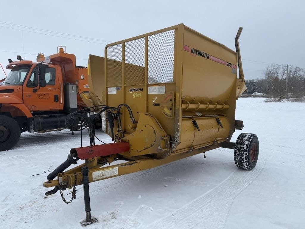 Haybuster 2650 Equipment Image0