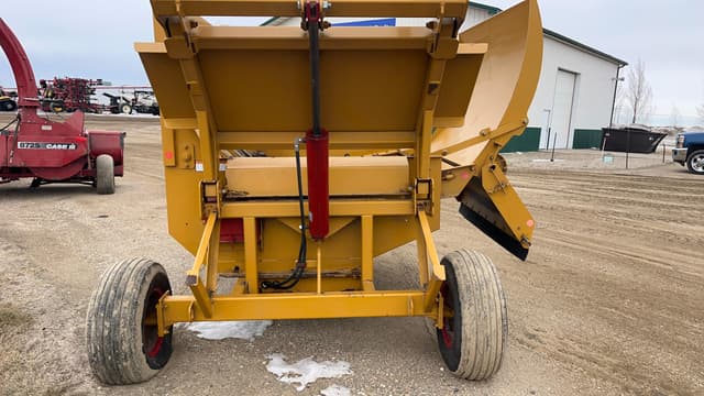 Image of Haybuster 2650 equipment image 3