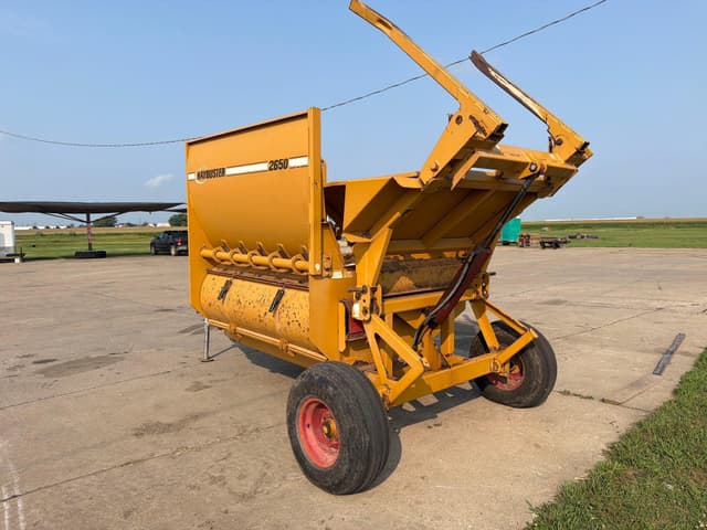 Image of Haybuster 2650 equipment image 3