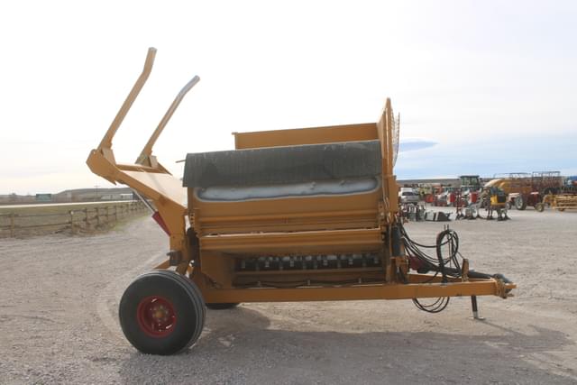 Image of Haybuster 2660 equipment image 4