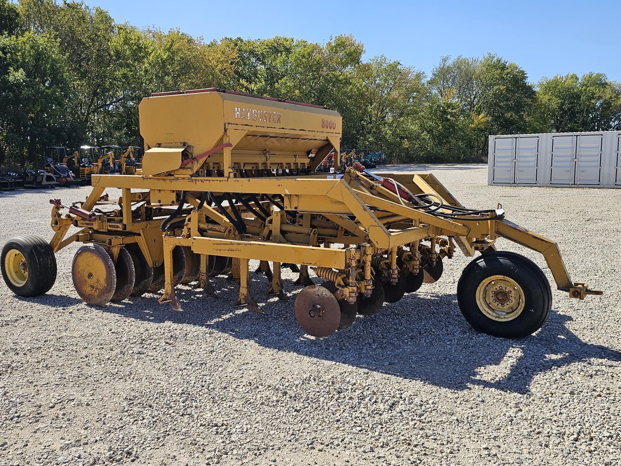 Haybuster 8000 Equipment Image0