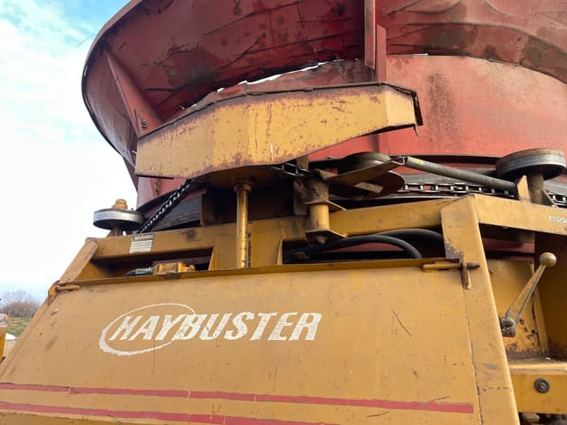 Image of Haybuster H-1100 equipment image 4