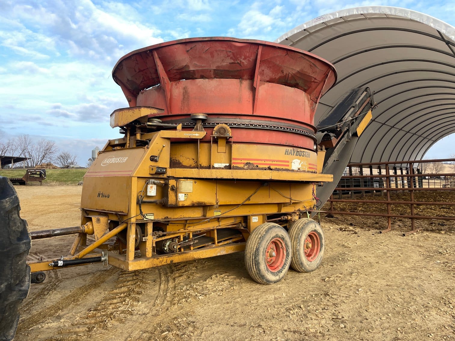 Haybuster H-1100 Equipment Image0