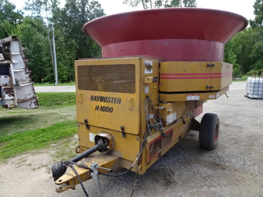 Haybuster H1000 Equipment Image0