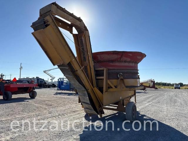 Image of Haybuster H1000 equipment image 4