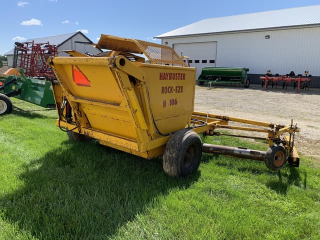 Image of Haybuster H106 equipment image 4