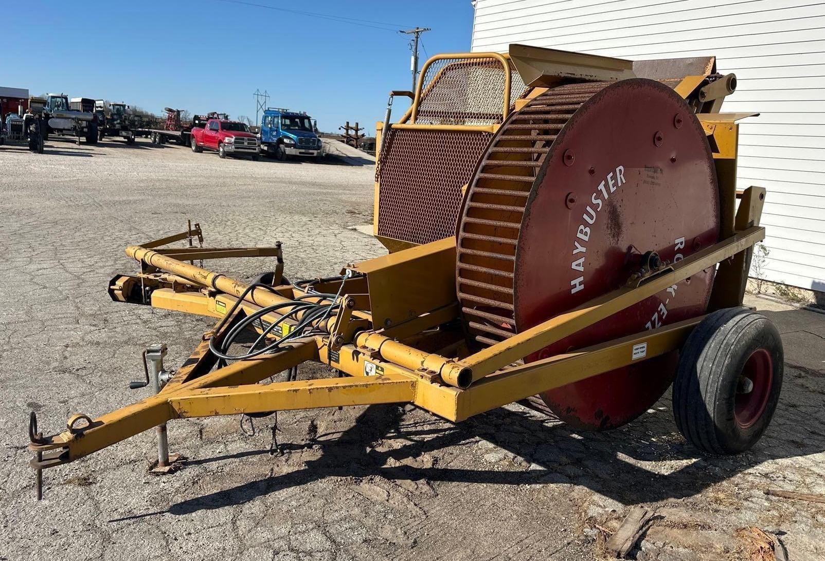 Haybuster H106 Equipment Image0