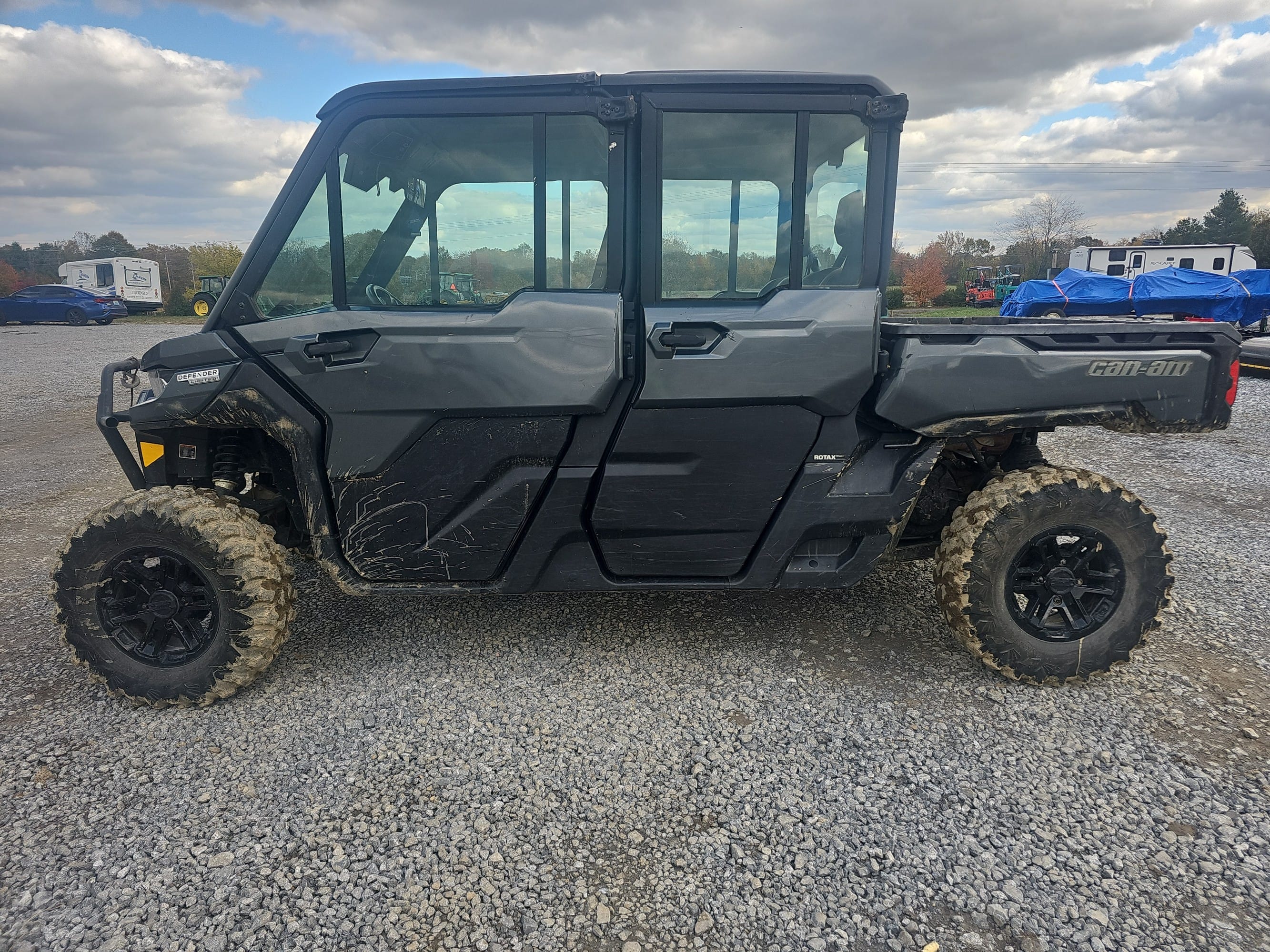 Can-Am HD10 Equipment Image0