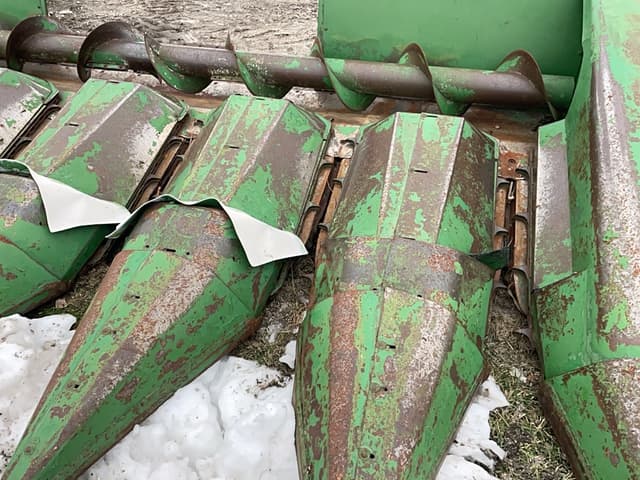 Image of John Deere 630 equipment image 4