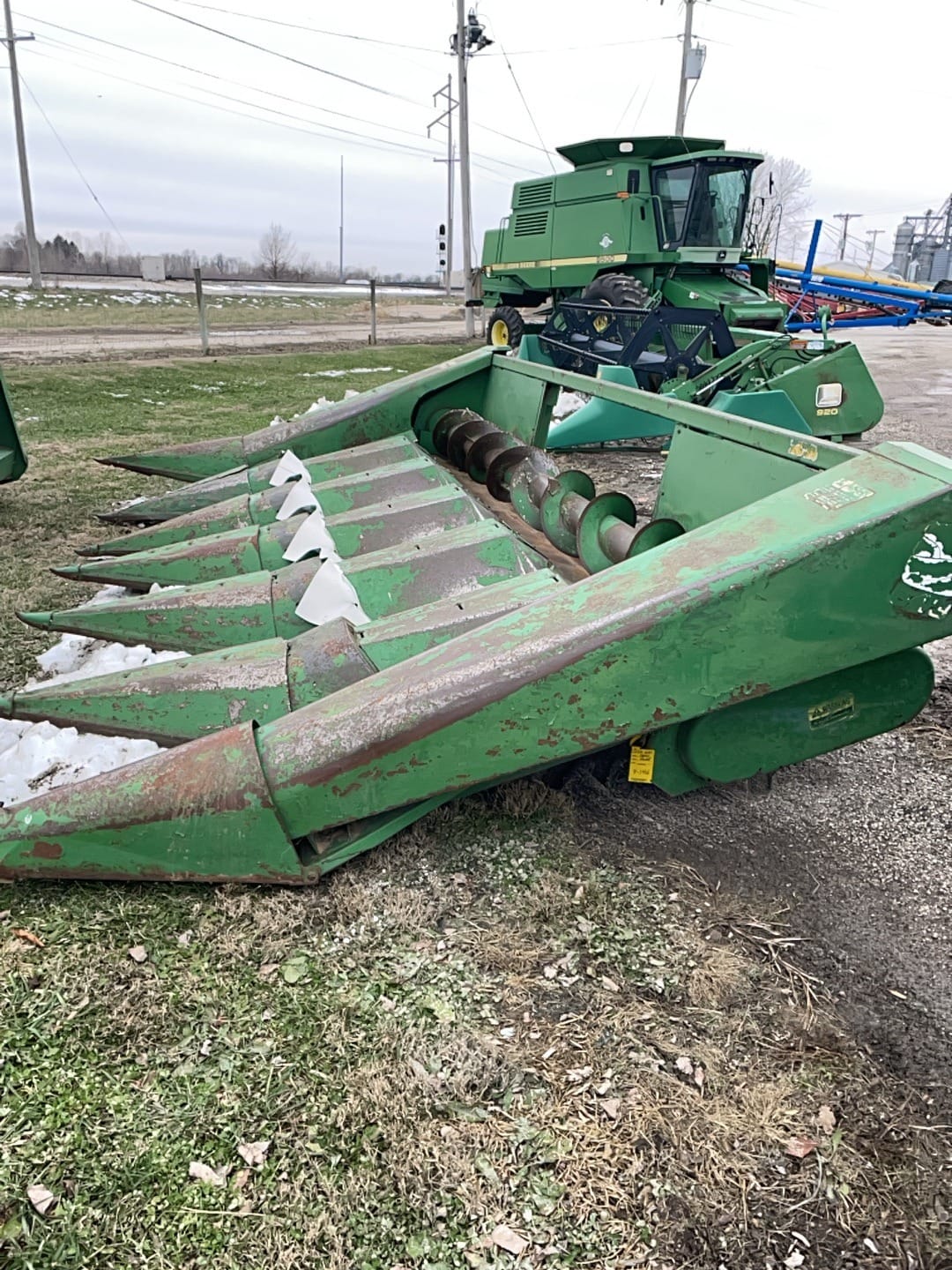 John Deere 630 Equipment Image0