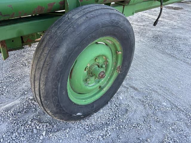 Image of John Deere 920 equipment image 2