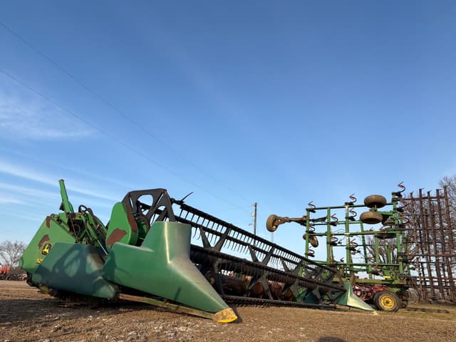 Image of John Deere 925F equipment image 1