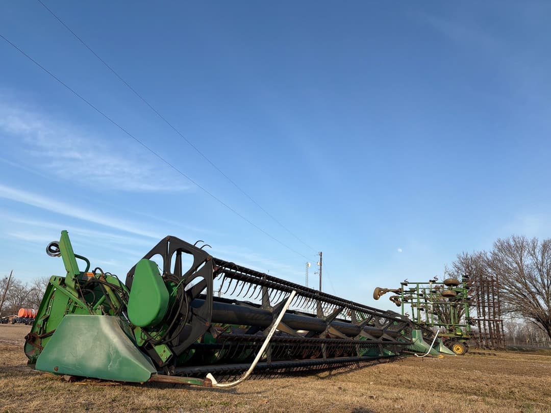 Image of John Deere 930 Image 1