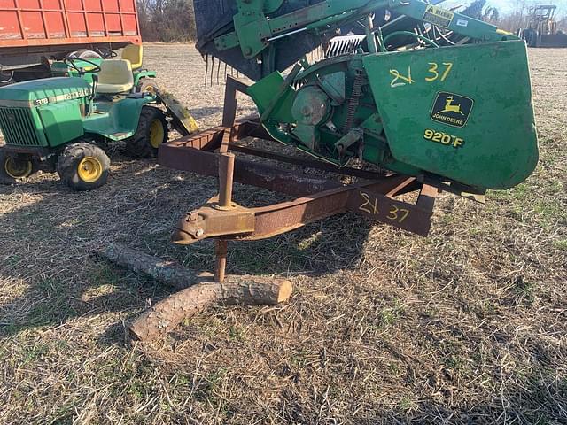 Image of John Deere 920F equipment image 1