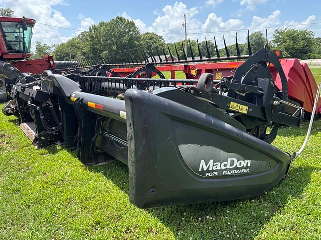 Image of MacDon FD75 equipment image 4