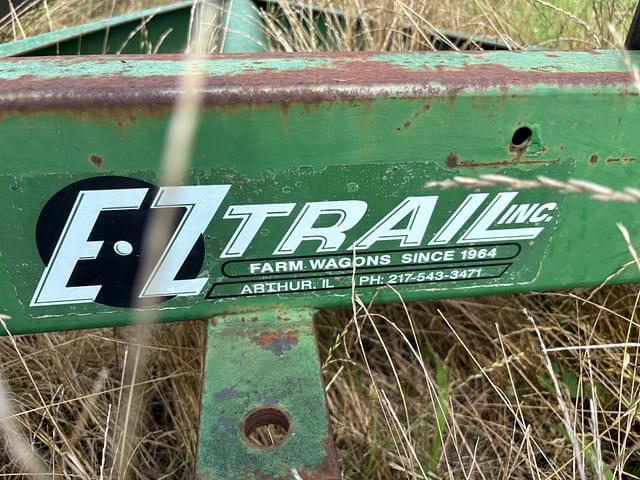 Image of E-Z Trail 680 equipment image 3