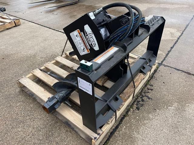 Image of Lowe 750 equipment image 2