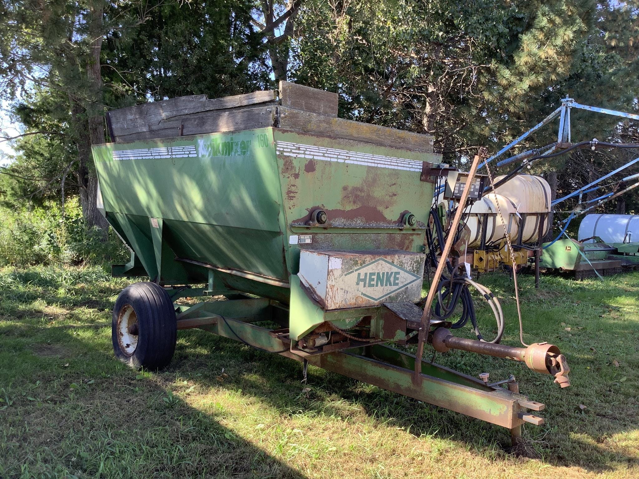 Henke 160 Equipment Image0