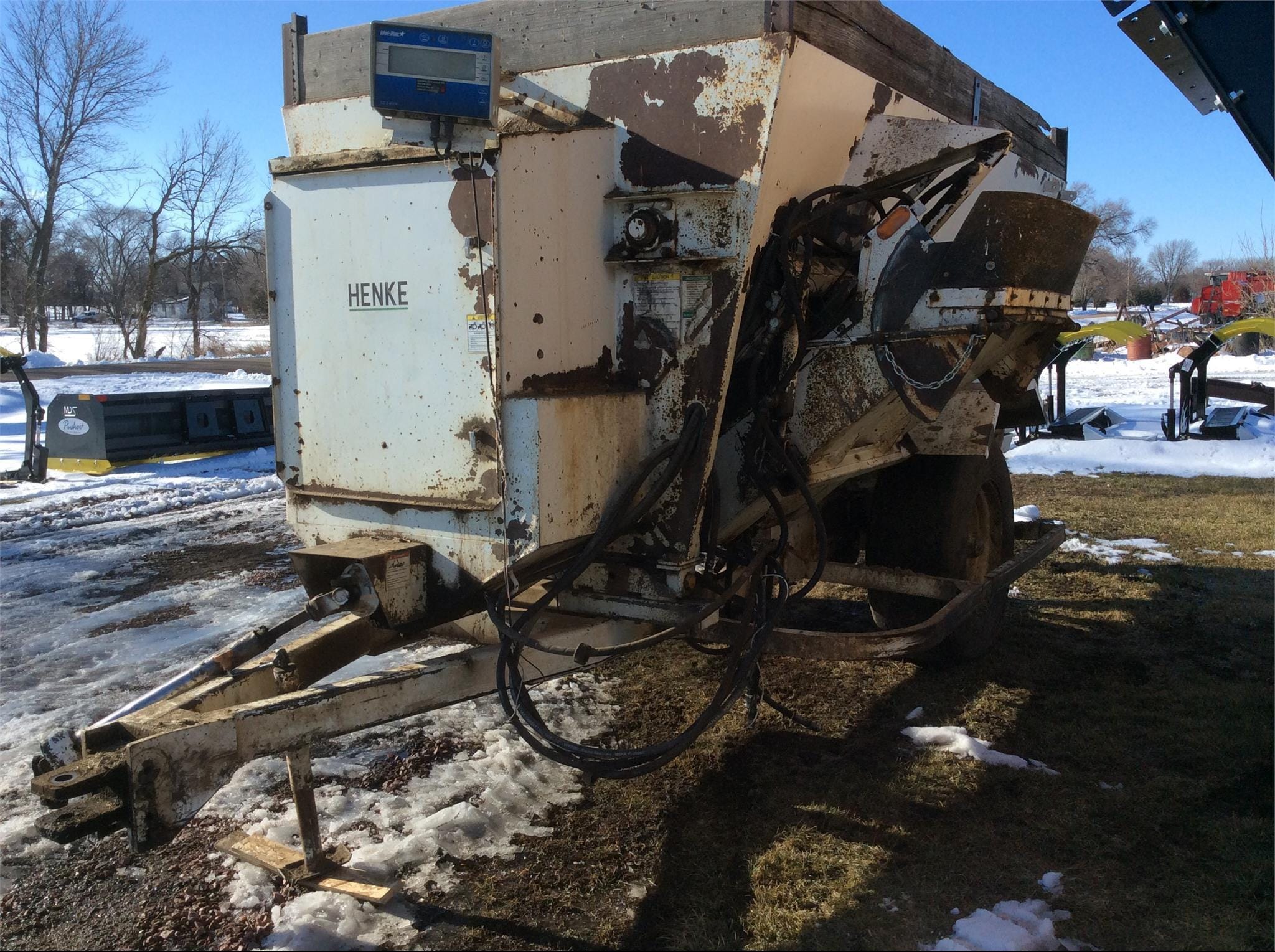 Henke  2240 Equipment Image0