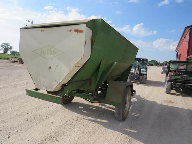 Image of Henke B240 equipment image 4