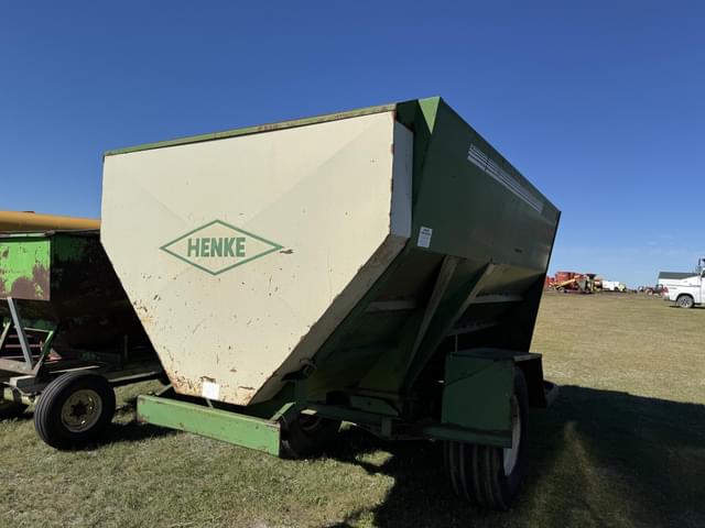 Image of Henke B300 equipment image 2